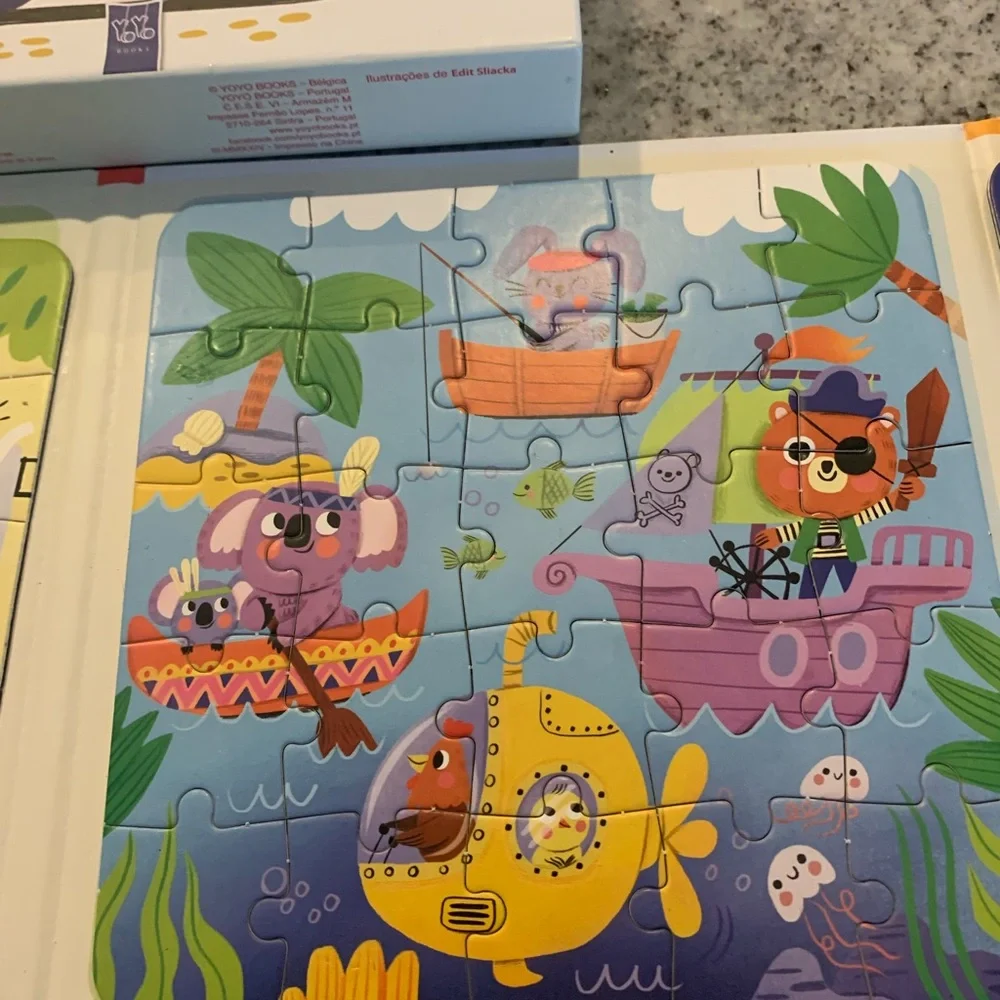 3 magnetic Puzzles for Kids and a book in Portugese set